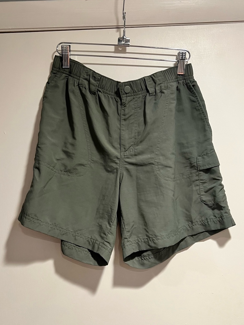 Women’s Columbia Olive Green Utility Shorts. Size S.